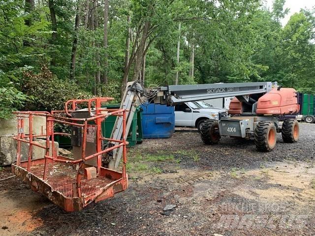 SkyJack SJ66T Compact self-propelled boom lifts