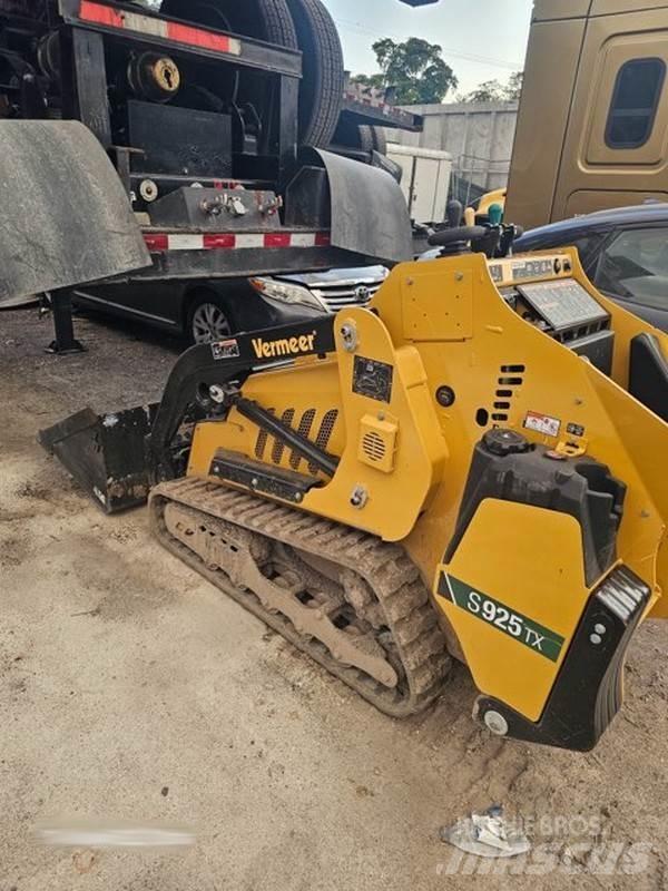 Vermeer S925TX Skid steer loaders