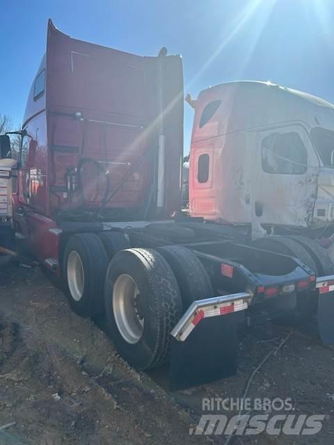 Volvo VNL64T670 Prime Movers