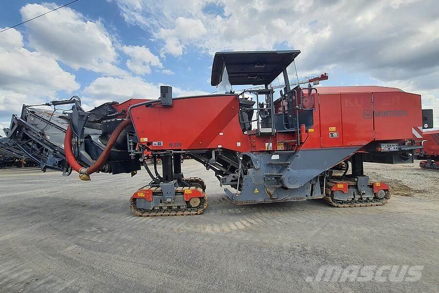 Wirtgen W 220 Asphalt cold milling machines