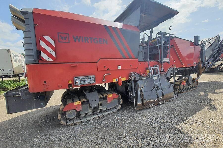 Wirtgen W 220 Asphalt cold milling machines