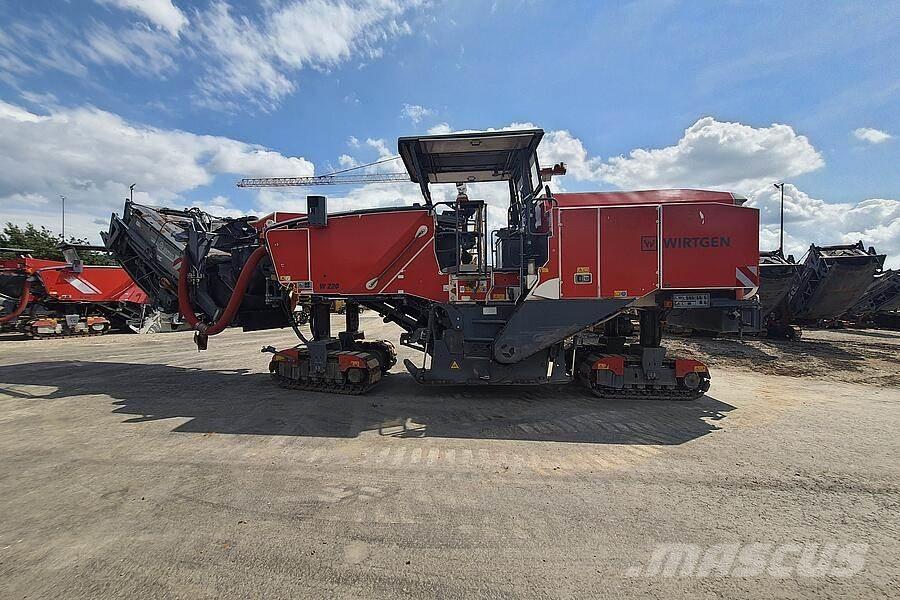 Wirtgen W 220 Asphalt cold milling machines