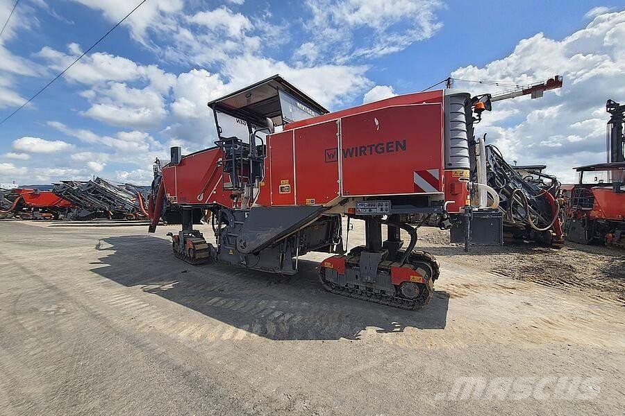 Wirtgen W 220 Asphalt cold milling machines