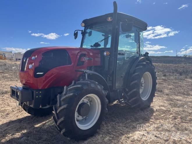 Valtra F105S Tractors