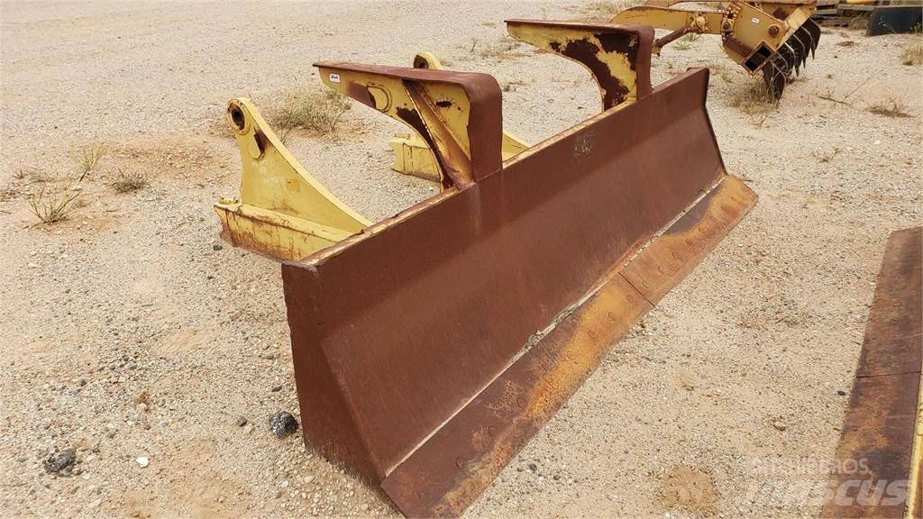 CAT 525B Blades