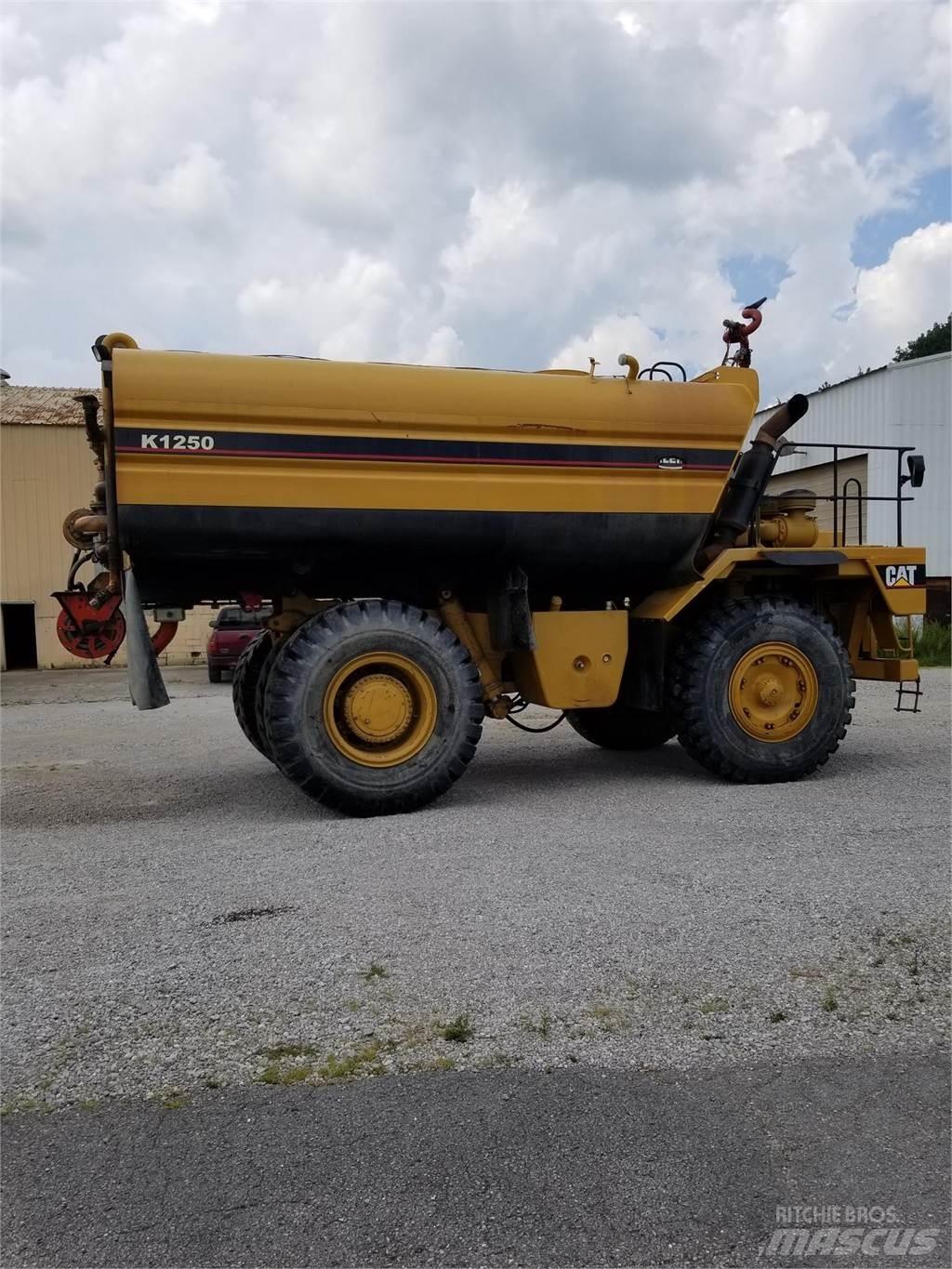 CAT 773B Water bowser