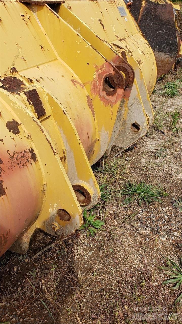 CAT 966 Blades