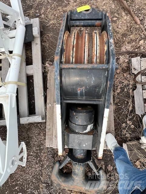 Hitachi  Crane parts and equipment