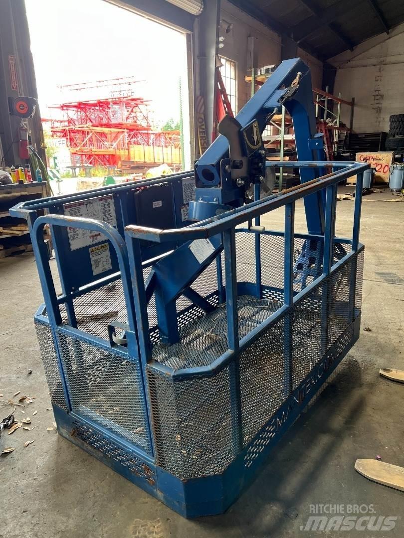 Manitex  Crane parts and equipment