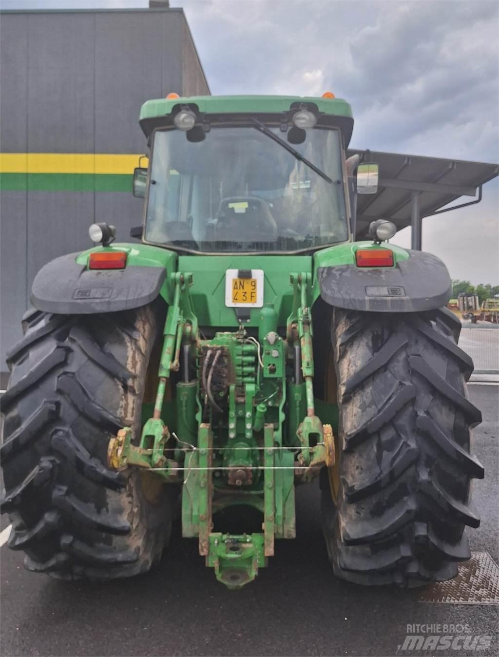John Deere 8320 Tractors