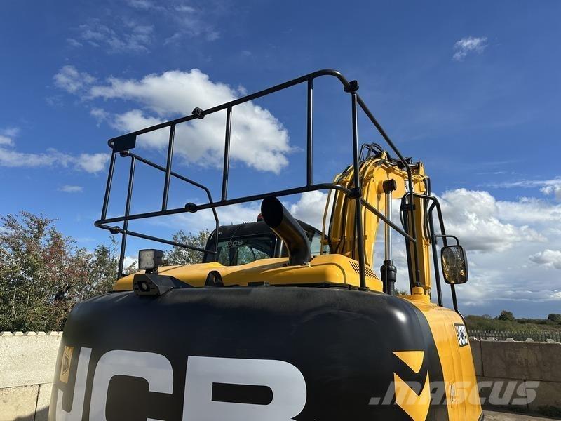 JCB JS131 LC Crawler excavators