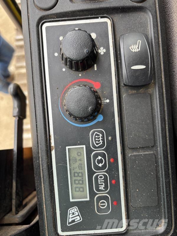 JCB JS220 LC Crawler excavators