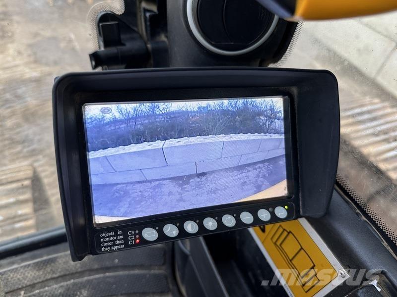 JCB JS370 LC T4 Crawler excavators