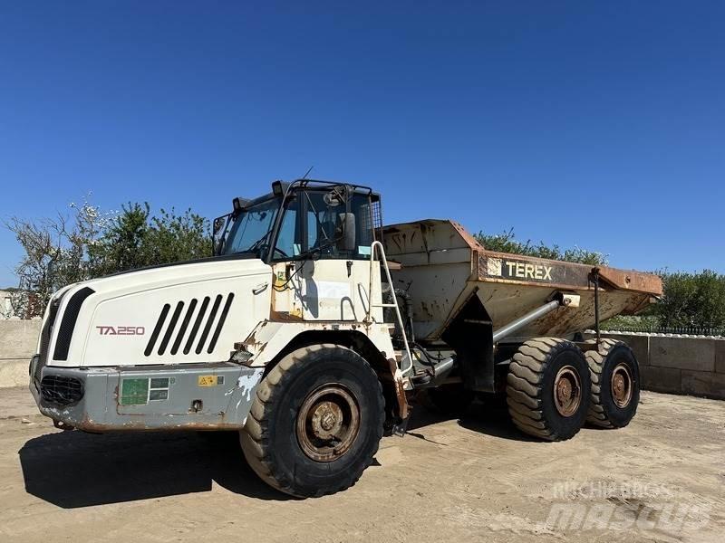 Terex TA250 Articulated Haulers