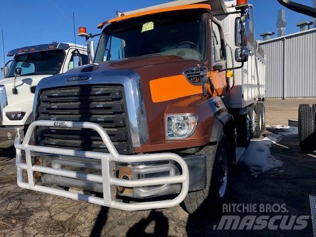Freightliner 114SD Chassis Cab trucks