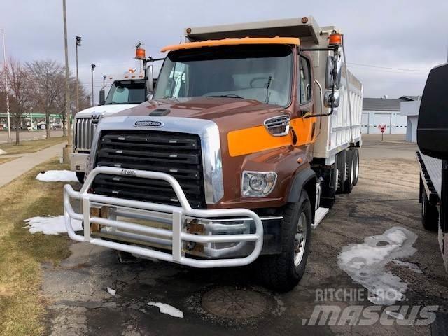 Freightliner 114SD Chassis Cab trucks