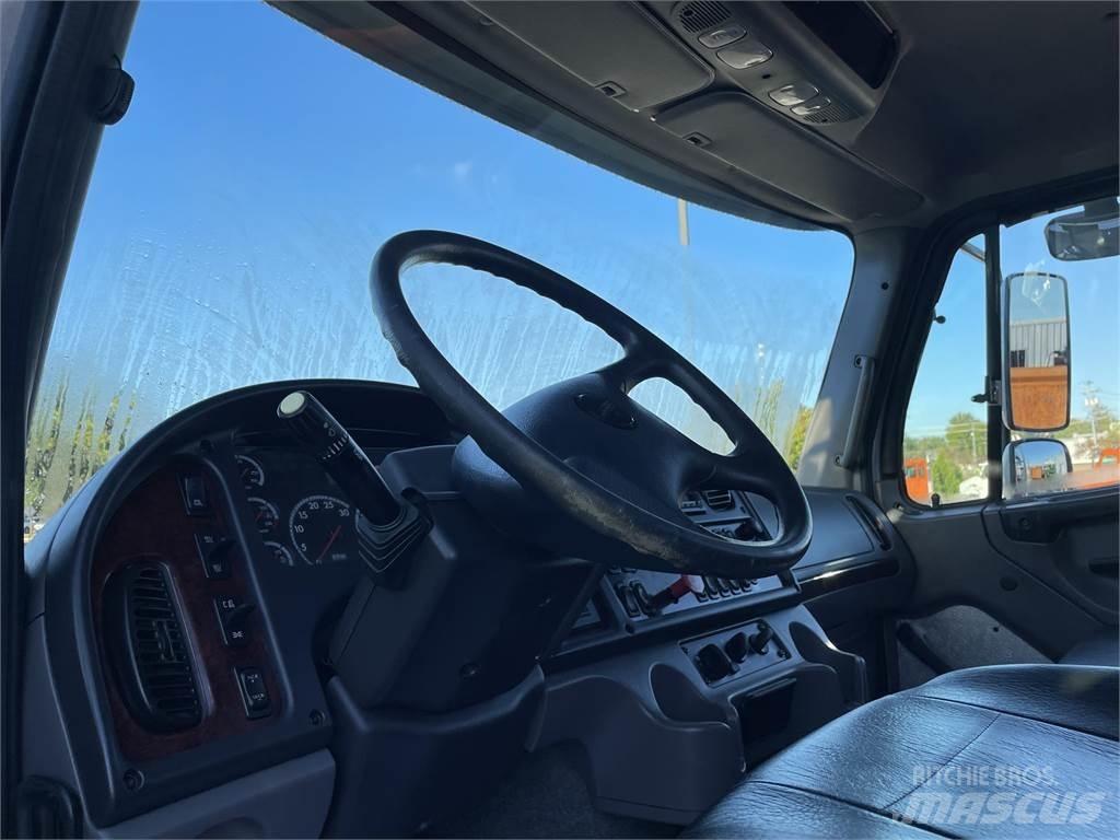 Freightliner 114SD Chassis Cab trucks