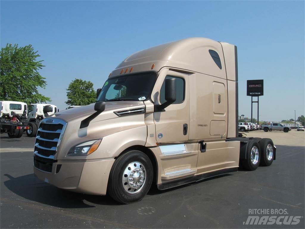 Freightliner CA126SLP Prime Movers