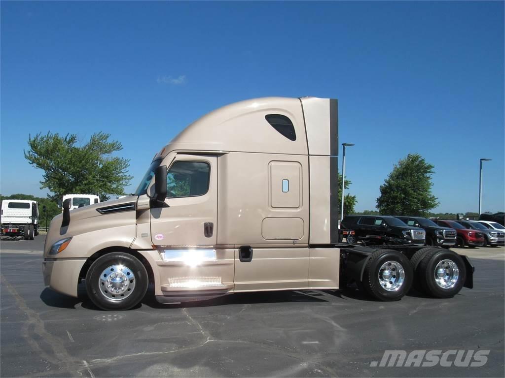 Freightliner CA126SLP Prime Movers