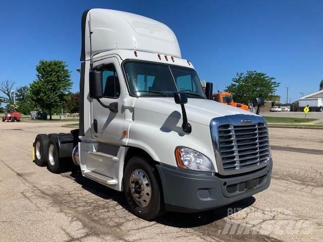 Freightliner Cascadia Prime Movers