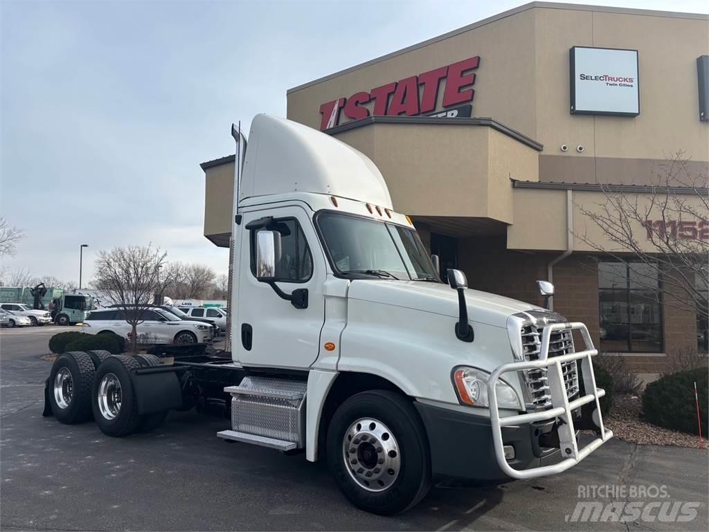 Freightliner Cascadia Prime Movers