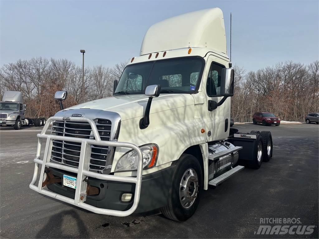 Freightliner Cascadia Prime Movers