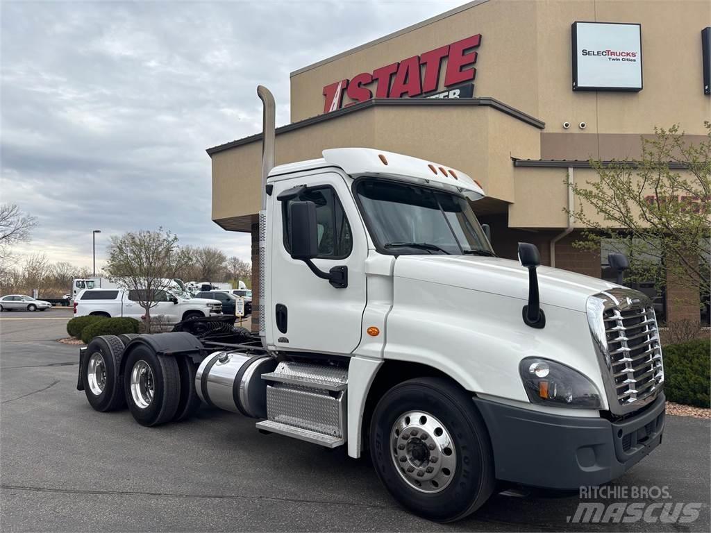 Freightliner Cascadia Prime Movers