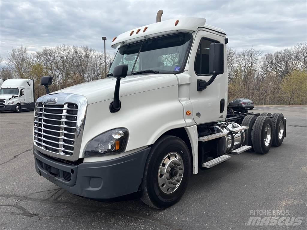 Freightliner Cascadia Prime Movers