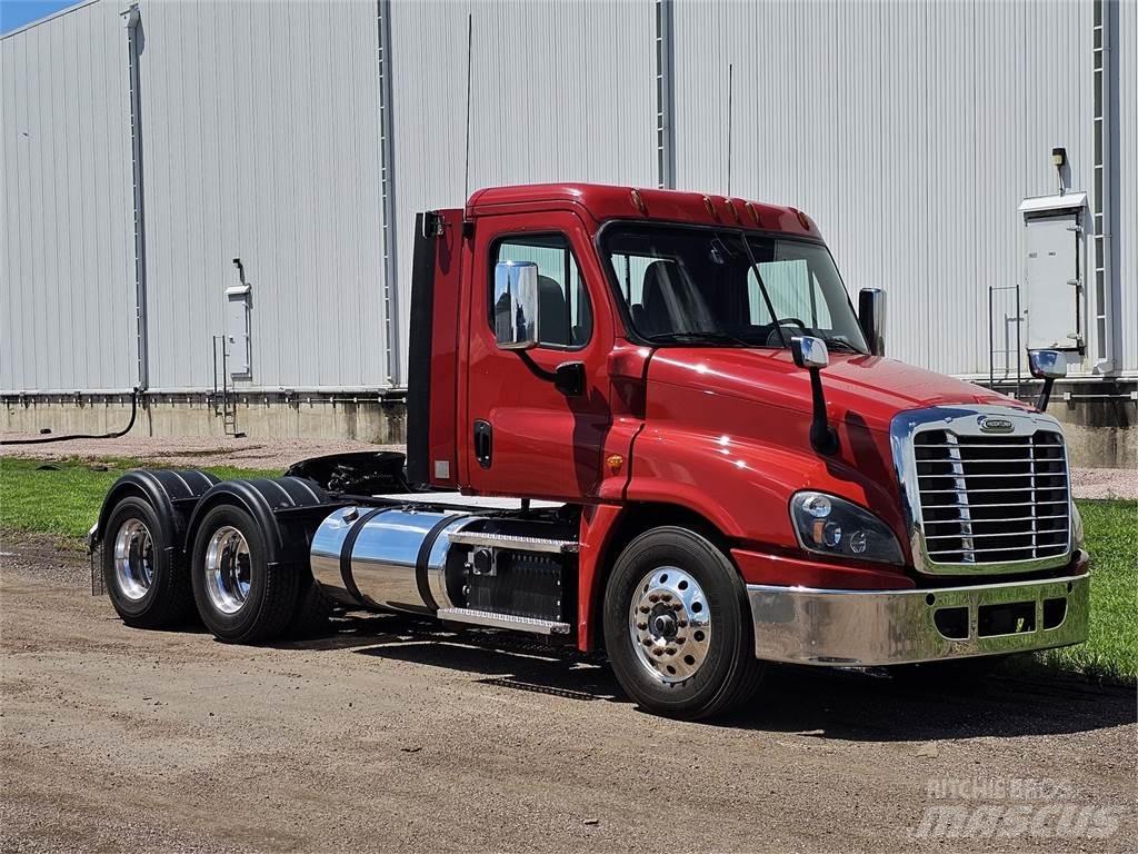 Freightliner Cascadia Prime Movers