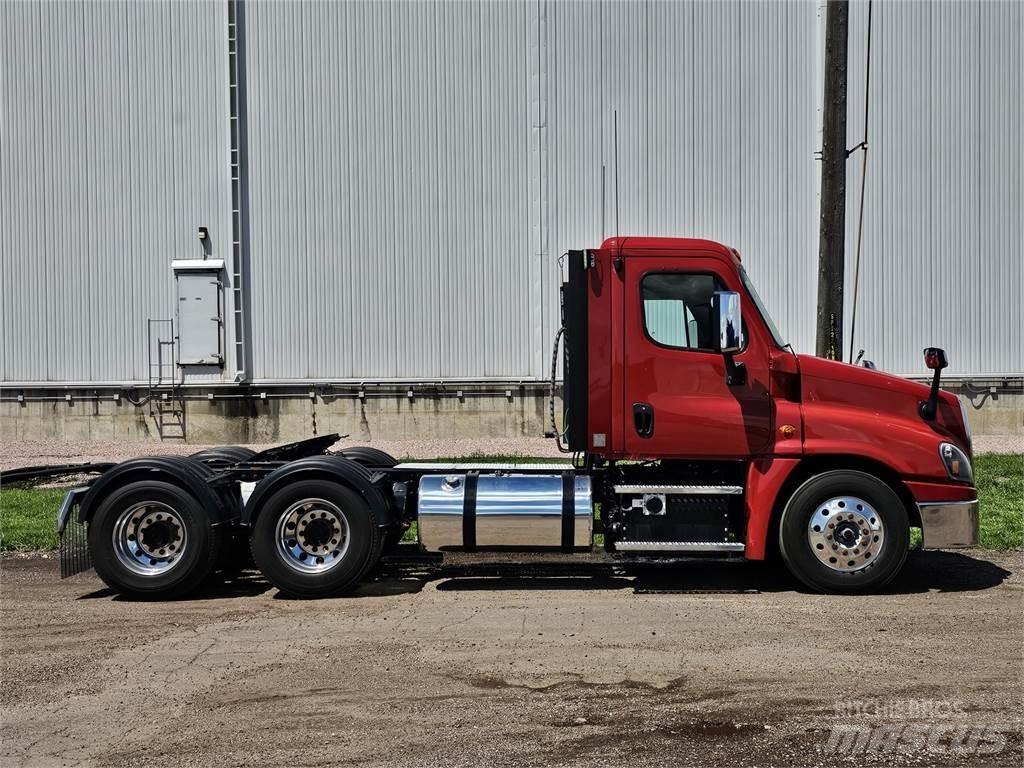 Freightliner Cascadia Prime Movers