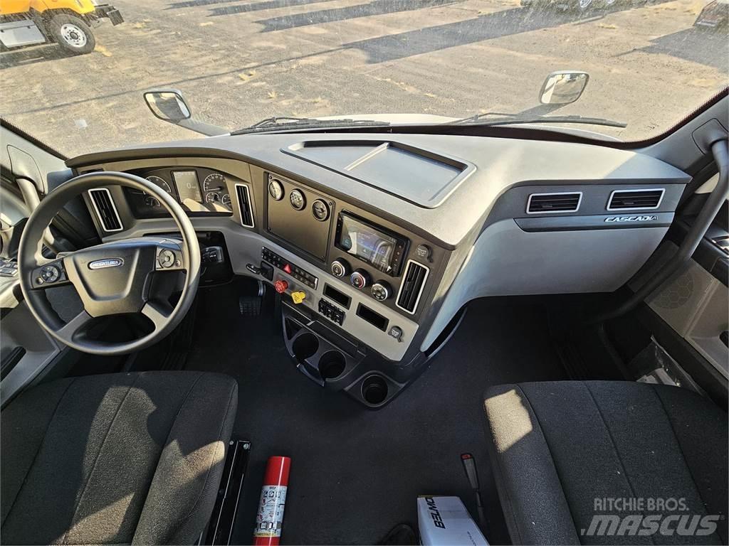 Freightliner PE116DC Prime Movers