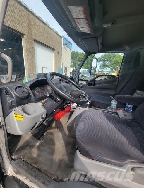 Hino 195 Box trucks