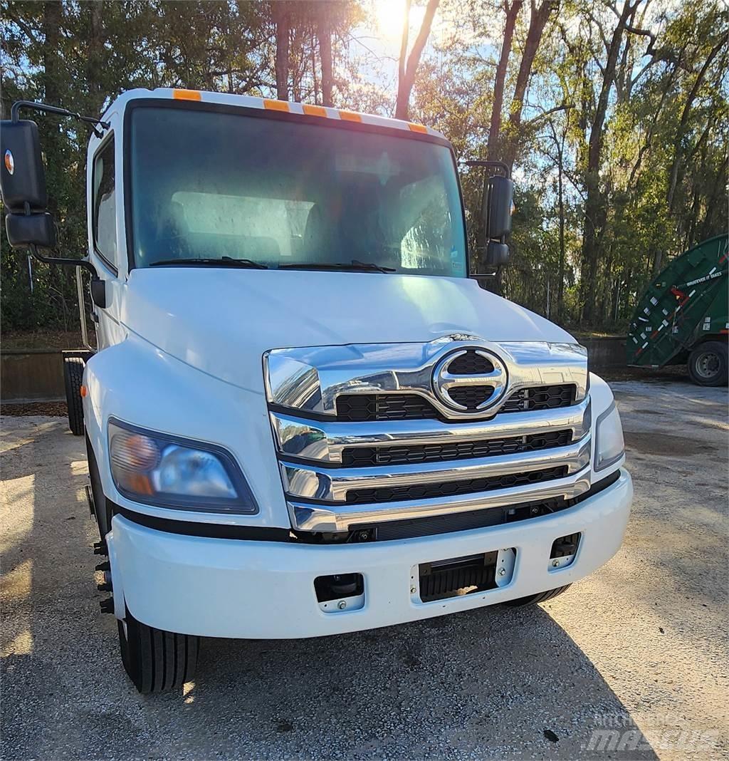 Hino L7 Prime Movers