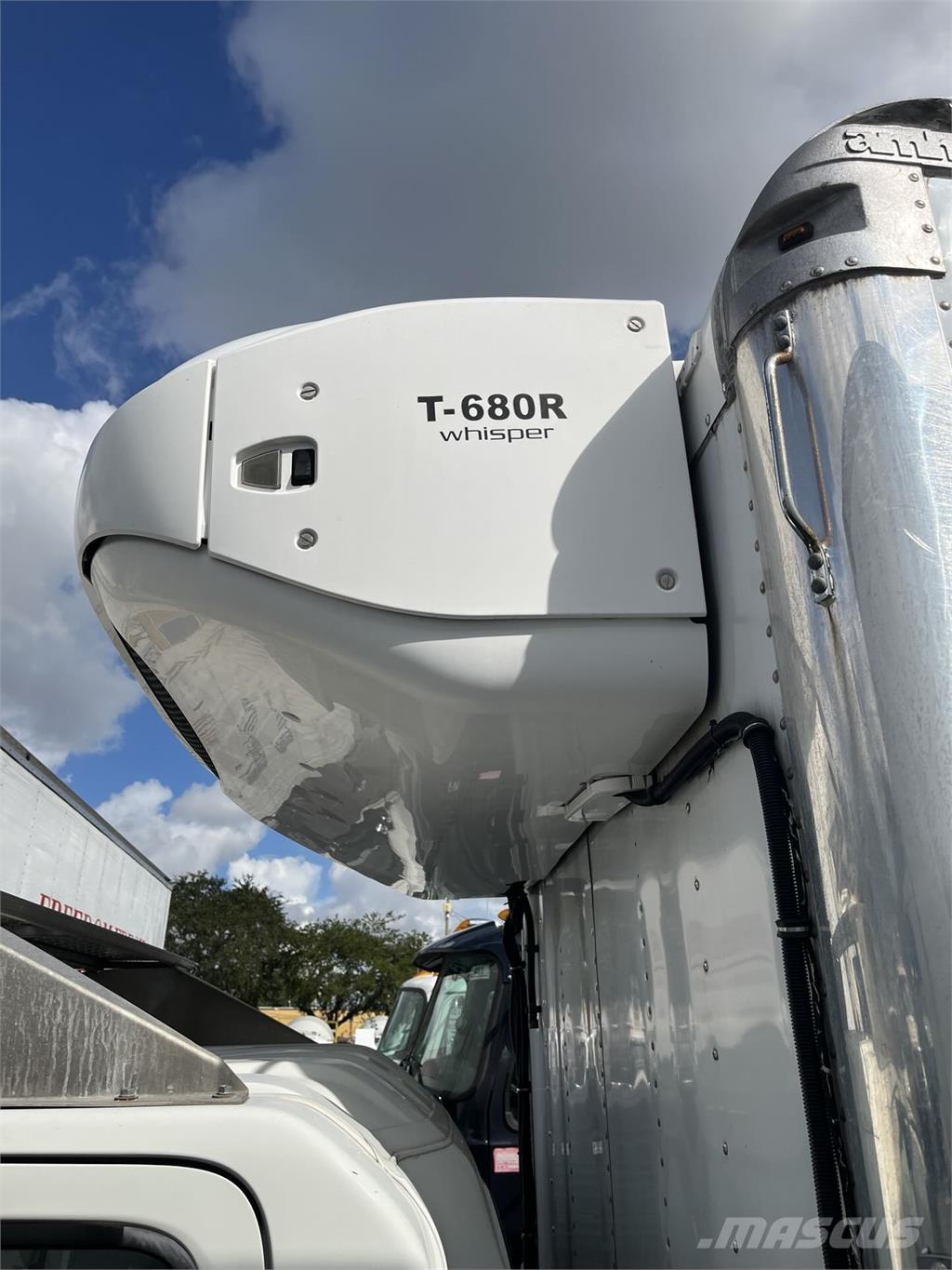 Isuzu NPR Box trucks