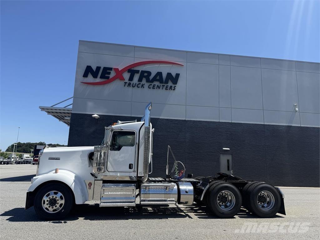 Kenworth W900 Prime Movers