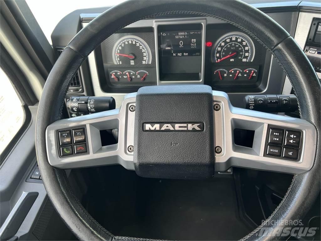 Mack AN64T Prime Movers
