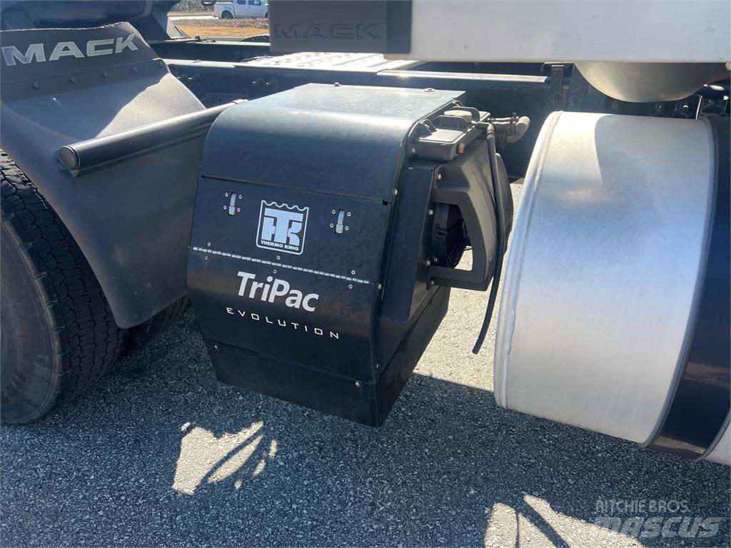 Mack AN64T Prime Movers