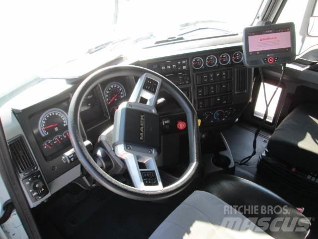 Mack AN64T Prime Movers