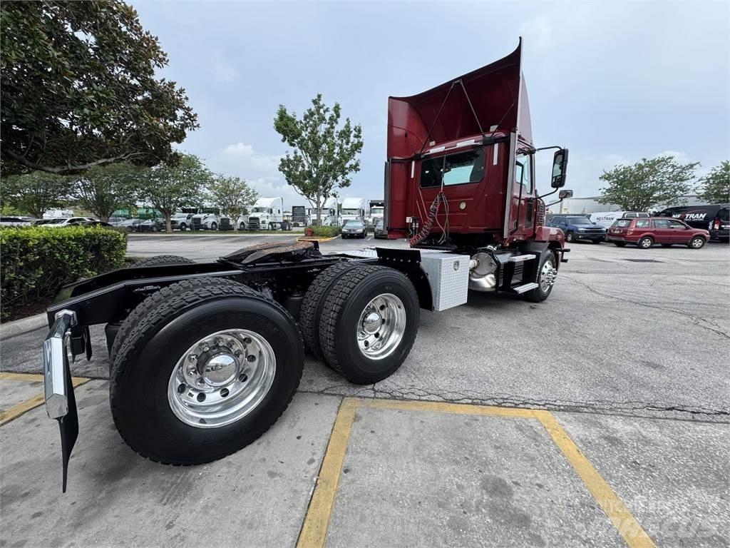 Mack AN64T Prime Movers