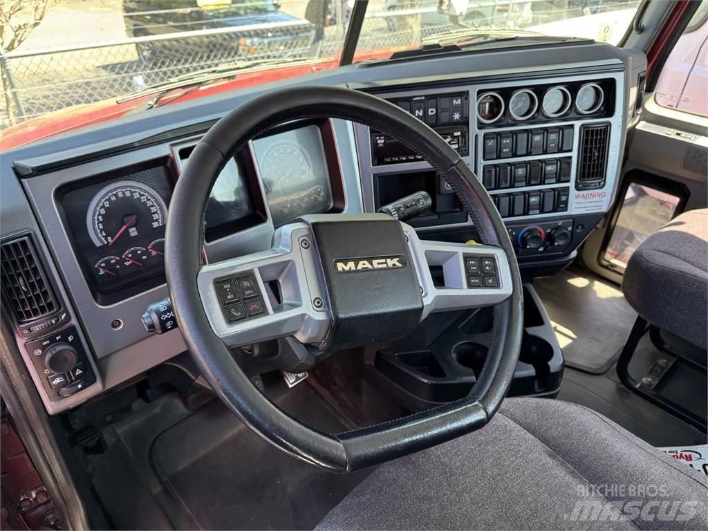 Mack AN64T Prime Movers