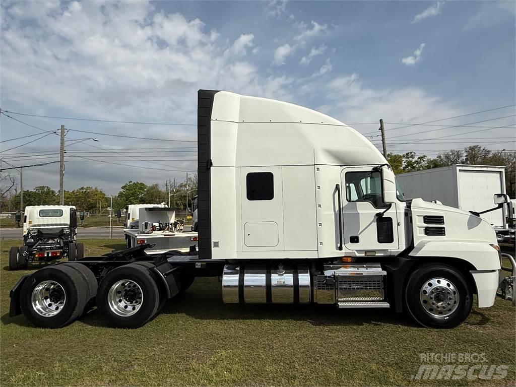 Mack AN64T Prime Movers
