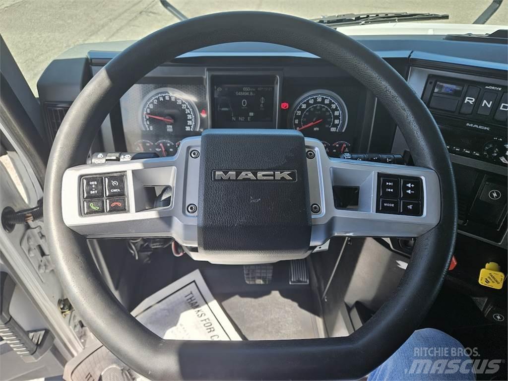 Mack AN64T Prime Movers