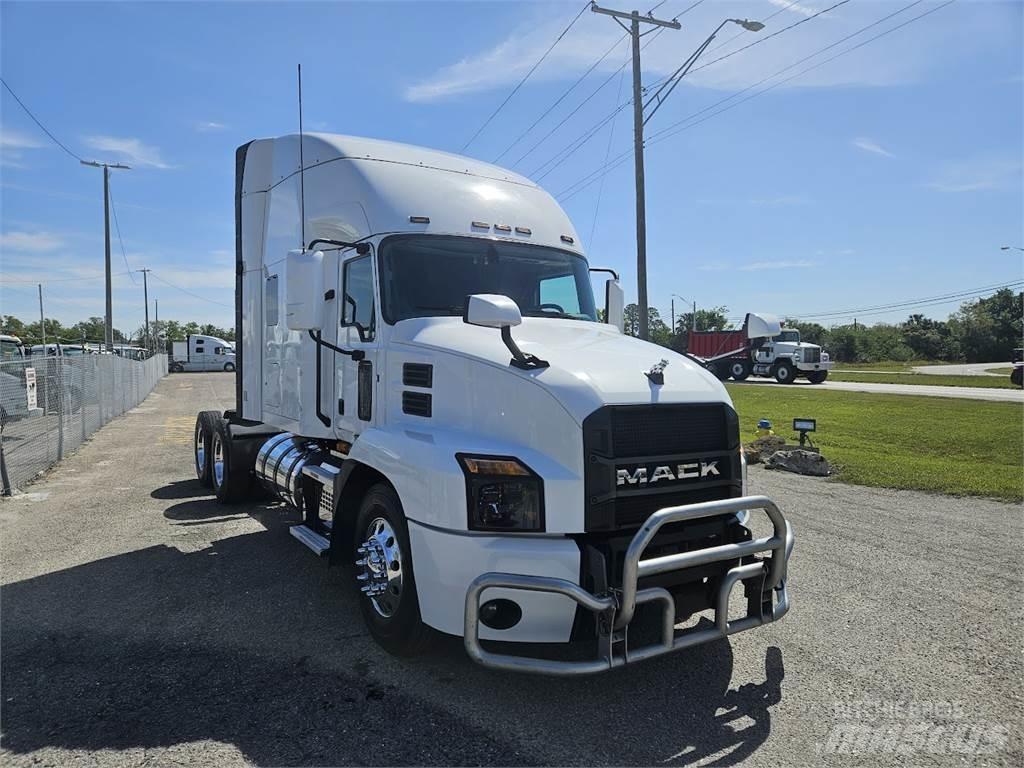 Mack AN64T Prime Movers