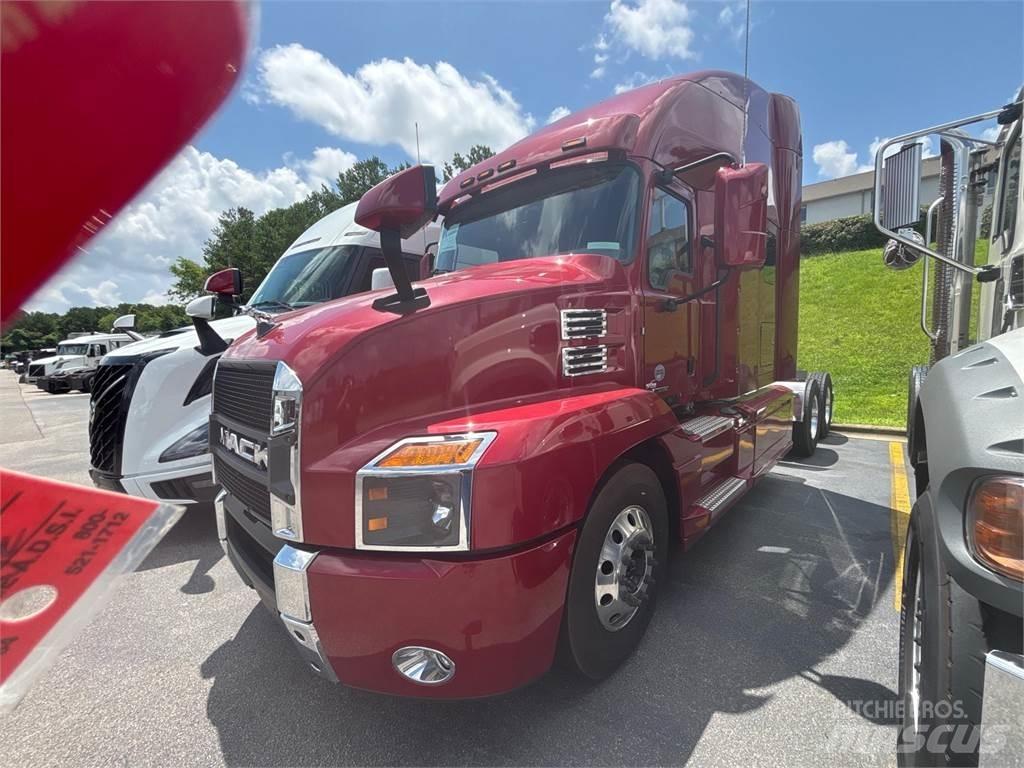 Mack AN64T Prime Movers