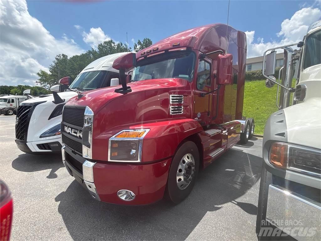 Mack AN64T Prime Movers