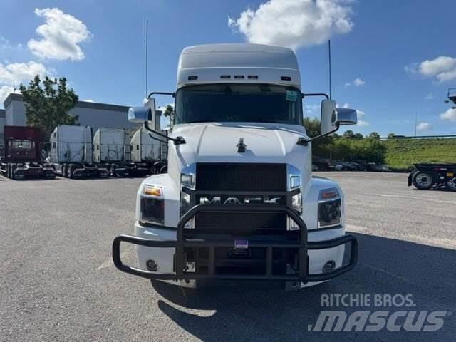 Mack AN64T Prime Movers