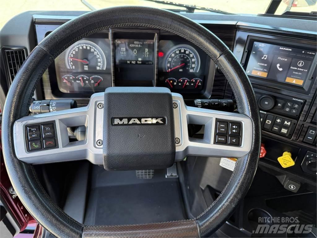 Mack AN64T Prime Movers