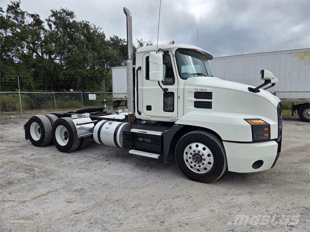 Mack AN64T Prime Movers