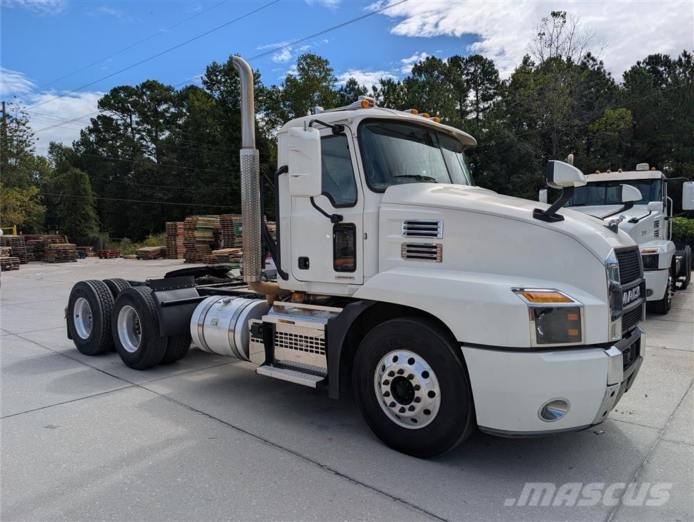 Mack AN64T Prime Movers