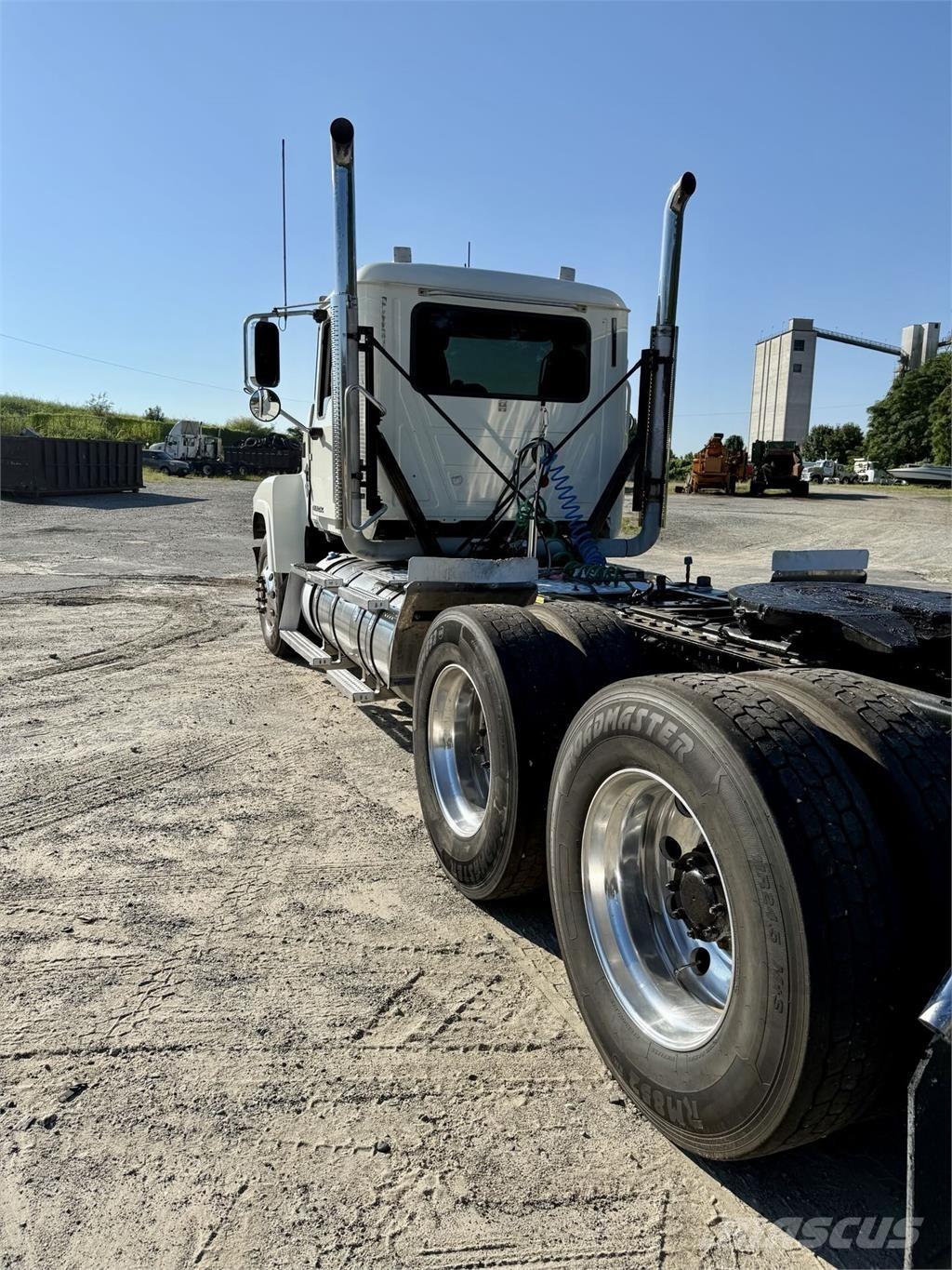 Mack CHU613 Prime Movers